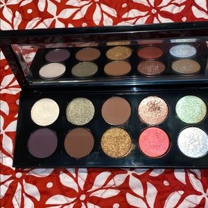 Pat McGrath eyeshadow palette